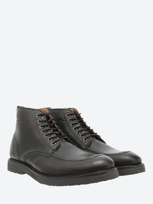 Best - Kip Apron Boot in Black Water Repellant Leather Boots