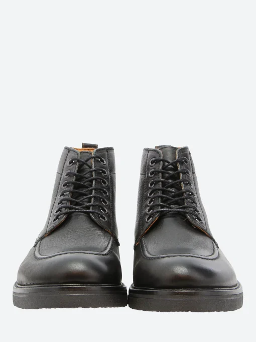 Best - Kip Apron Boot in Black Water Repellant Leather Boots