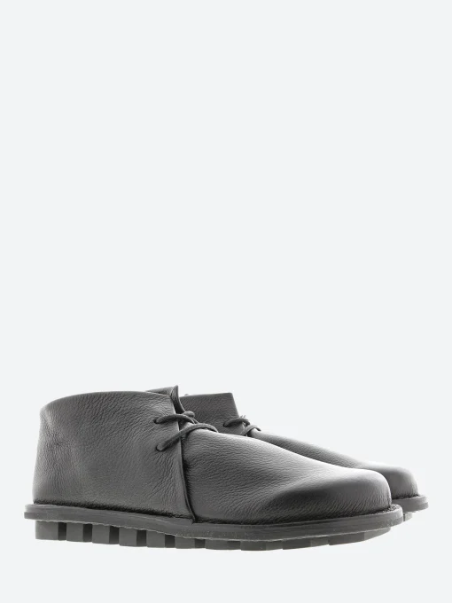 Fashion - Closed Again in Black Boots